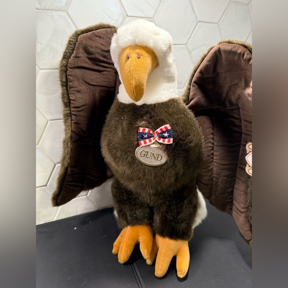 Gund Bald Eagle Plush Stuffed Animal Flag Pin & Medal Patriotic America Vintage - Picture 5 of 8